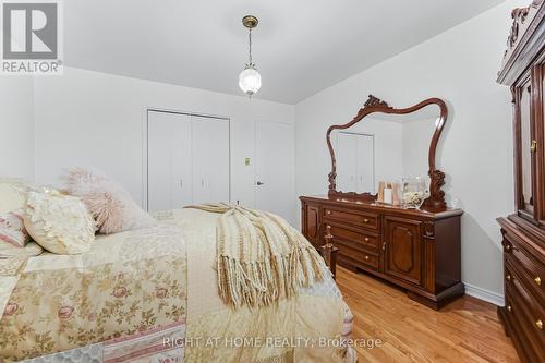 3938 Midhurst Lane, Mississauga, ON - Indoor Photo Showing Bedroom