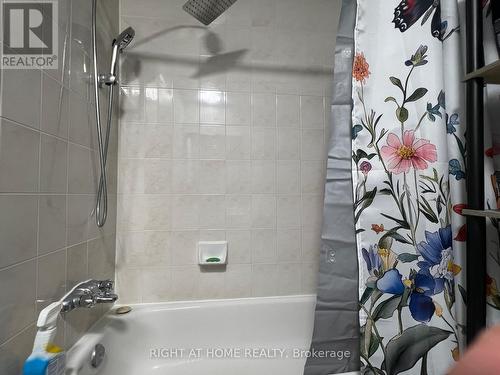 WR1 - 81 - 135 Chalmers Street S, Cambridge, ON - Indoor Photo Showing Bathroom