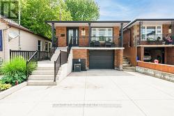 494 FERGUSON AVENUE N Hamilton, ON L8L 4Z5