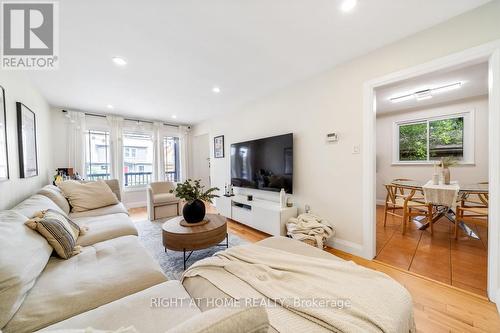 494 Ferguson Avenue N, Hamilton, ON - Indoor Photo Showing Living Room