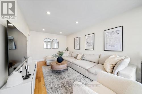 494 Ferguson Avenue N, Hamilton, ON - Indoor Photo Showing Living Room