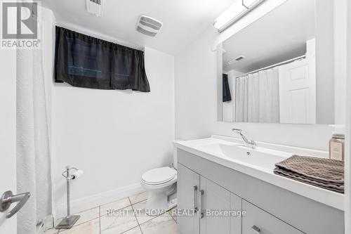 494 Ferguson Avenue N, Hamilton, ON - Indoor Photo Showing Bathroom