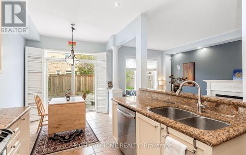 3852 Bloomington Crescent, Mississauga, ON - Indoor Photo Showing Kitchen With Double Sink