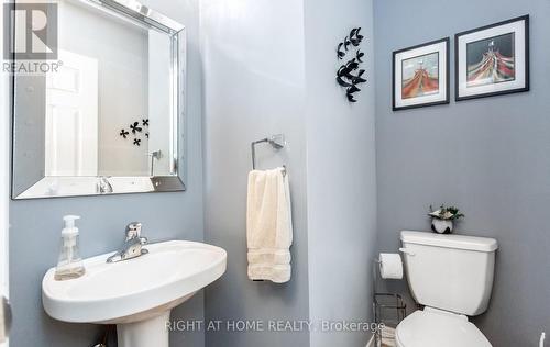 3852 Bloomington Crescent, Mississauga, ON - Indoor Photo Showing Bathroom
