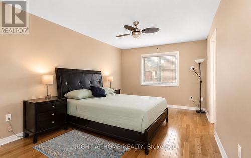 3852 Bloomington Crescent, Mississauga, ON - Indoor Photo Showing Bedroom