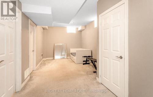 3852 Bloomington Crescent, Mississauga, ON - Indoor