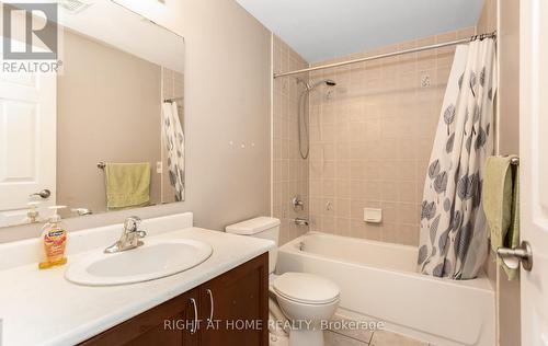 3852 Bloomington Crescent, Mississauga, ON - Indoor Photo Showing Bathroom
