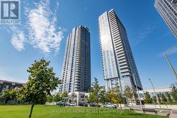 3225 - 275 VILLAGE GREEN SQUARE Toronto, ON M1S 0L8