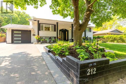 212 LOCKHART DRIVE  St. Catharines, ON L2T 1X1