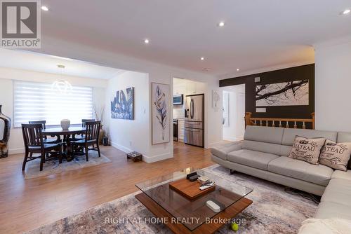 212 Lockhart Drive, St. Catharines, ON - Indoor Photo Showing Living Room