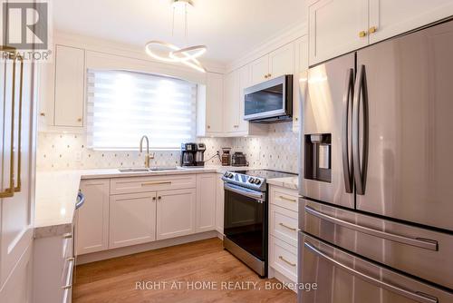 212 Lockhart Drive, St. Catharines, ON - Indoor Photo Showing Kitchen With Double Sink