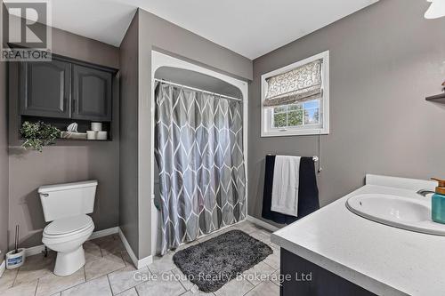 4 Piece Washroom upstairs - 20 Daniel Street, Ingersoll (Ingersoll - South), ON - Indoor Photo Showing Bathroom