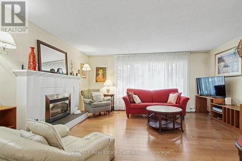 23 Northwood Crescent, Guelph (Willow West/Sugarbush/West Acres), ON - Indoor Photo Showing Living Room With Fireplace