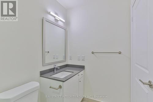 710 - 3260 Sheppard Avenue E, Toronto, ON - Indoor Photo Showing Bathroom