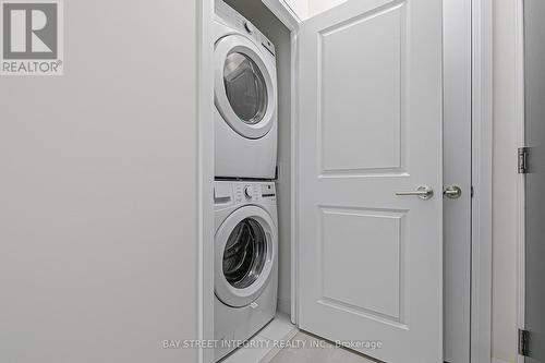 710 - 3260 Sheppard Avenue E, Toronto, ON - Indoor Photo Showing Laundry Room