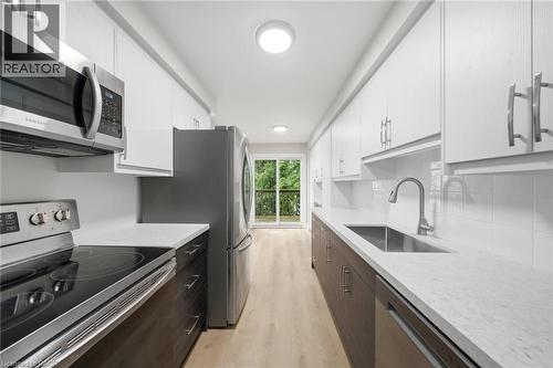 2155 Duncaster Drive Unit# 2, Burlington, ON - Indoor Photo Showing Kitchen With Upgraded Kitchen