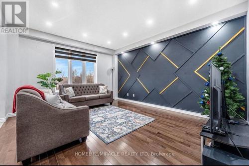 121 Steeplechase Way, Waterloo, ON - Indoor Photo Showing Living Room