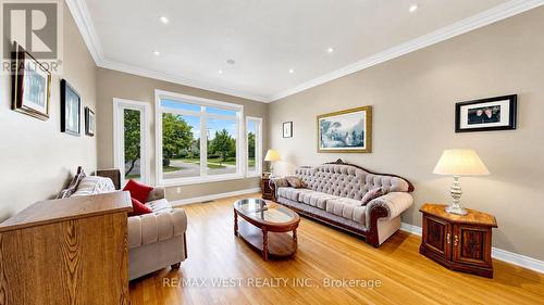 Living Room with Large Windows - 71 Gidleigh Park Crescent, Vaughan, ON - Indoor Photo Showing Living Room
