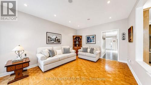 Comfortable Family Room for Everyday Living - 71 Gidleigh Park Crescent, Vaughan, ON - Indoor Photo Showing Living Room