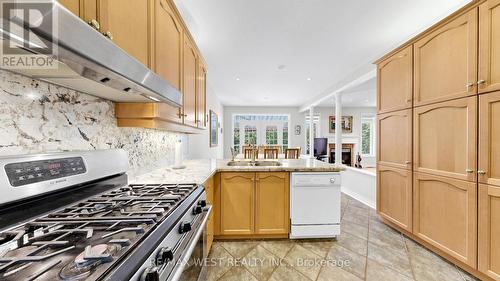 Kitchen with Ample Cabinetry & Prep Space - 71 Gidleigh Park Crescent, Vaughan, ON - Indoor Photo Showing Kitchen