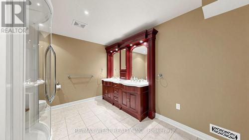 Elegant 4-Piece Bathroom with Double Vanity - 71 Gidleigh Park Crescent, Vaughan, ON - Indoor Photo Showing Bathroom