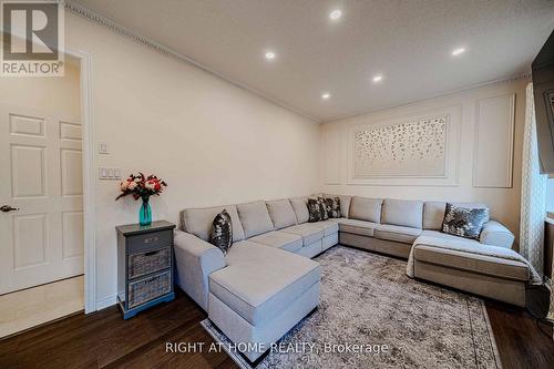 111 Forecastle Road, Vaughan, ON - Indoor Photo Showing Living Room