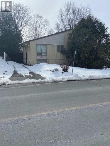 122 ROTHESAY DRIVE  Ottawa, ON K2L 1P1