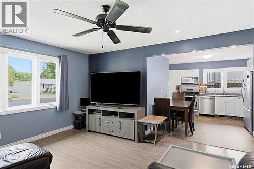 917 S Avenue N, Saskatoon, SK - Indoor