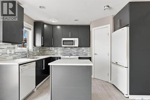 3107 Mcclocklin Road, Saskatoon, SK - Indoor Photo Showing Kitchen With Upgraded Kitchen