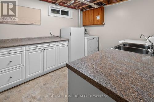 27 Dyer Street, St. Thomas, ON - Indoor Photo Showing Laundry Room