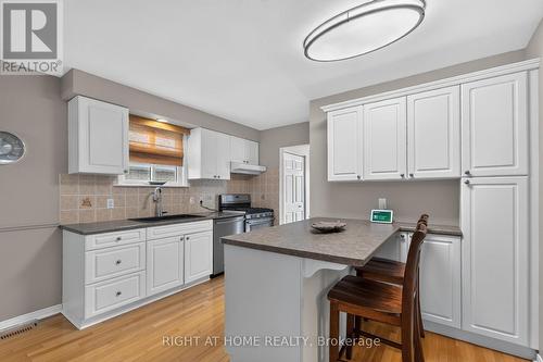 27 Dyer Street, St. Thomas, ON - Indoor Photo Showing Kitchen