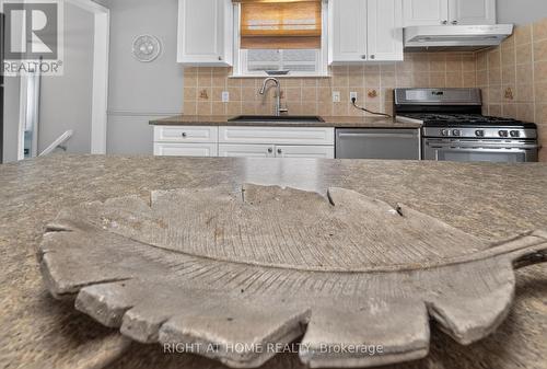 27 Dyer Street, St. Thomas, ON - Indoor Photo Showing Kitchen
