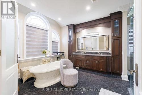 99 Fairview Road W, Mississauga, ON - Indoor Photo Showing Bathroom