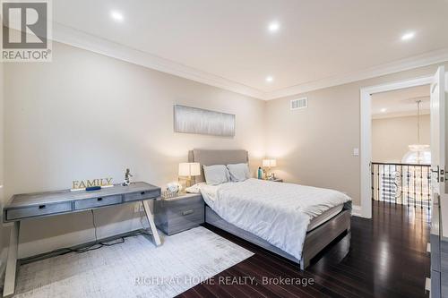 99 Fairview Road W, Mississauga, ON - Indoor Photo Showing Bedroom