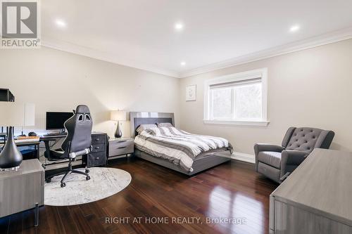 99 Fairview Road W, Mississauga, ON - Indoor Photo Showing Bedroom