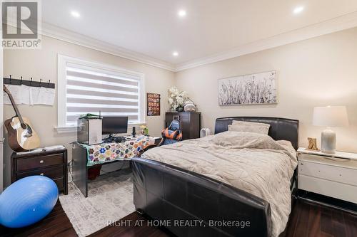 99 Fairview Road W, Mississauga, ON - Indoor Photo Showing Bedroom