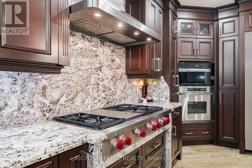 99 Fairview Road W, Mississauga, ON - Indoor Photo Showing Kitchen With Upgraded Kitchen