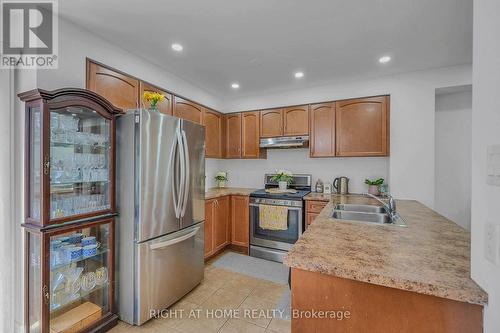8 Kenridge Terrace, Hamilton, ON - Indoor Photo Showing Kitchen With Double Sink