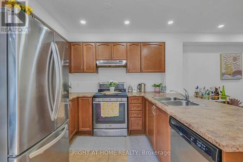 8 Kenridge Terrace, Hamilton, ON - Indoor Photo Showing Kitchen With Double Sink