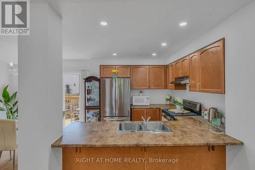 8 Kenridge Terrace, Hamilton, ON - Indoor Photo Showing Kitchen With Double Sink