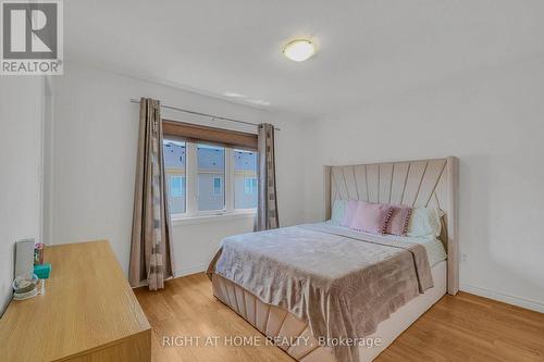 8 Kenridge Terrace, Hamilton, ON - Indoor Photo Showing Bedroom