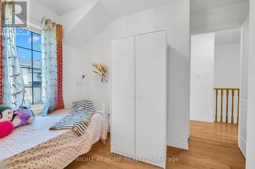 8 Kenridge Terrace, Hamilton, ON - Indoor Photo Showing Bedroom