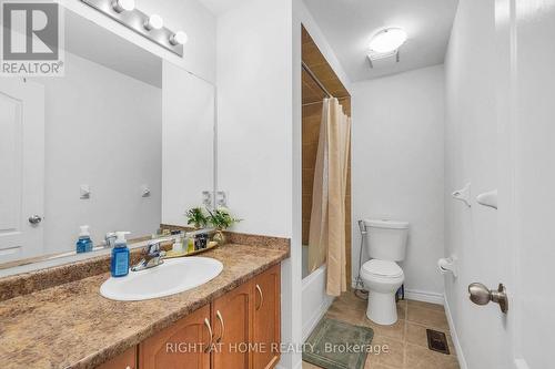 8 Kenridge Terrace, Hamilton, ON - Indoor Photo Showing Bathroom