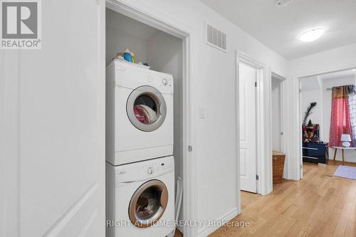 8 Kenridge Terrace, Hamilton, ON - Indoor Photo Showing Laundry Room