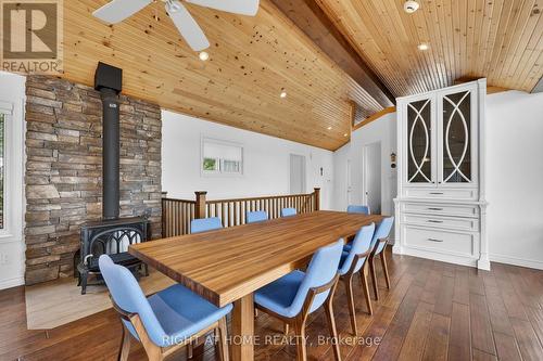 442 Silver Birch Drive, Tiny, ON - Indoor Photo Showing Dining Room