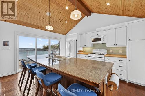 442 Silver Birch Drive, Tiny, ON - Indoor