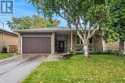 39 HEATHVIEW AVENUE  Toronto, ON M2K 2C2