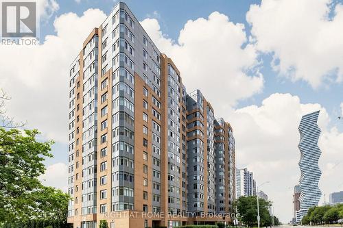 PH9 - 300 WEBB DRIVE  Mississauga, ON L5B 3W3