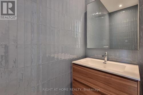 LANEWAY HOUSE - 266 INDIAN GROVE , Toronto, Ontario M6P 2H5 5