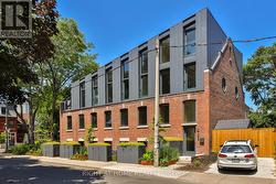 PH 2 - 225 BRUNSWICK AVENUE Toronto, ON M5S 2M6